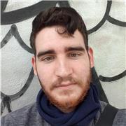 Profesor de inglés con nivel B2 he dado clases particulares desde principios de 2018, estudio magisterio bilingüe además de la mención en educación física